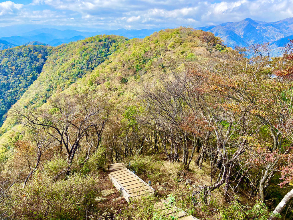 鍋割山陵